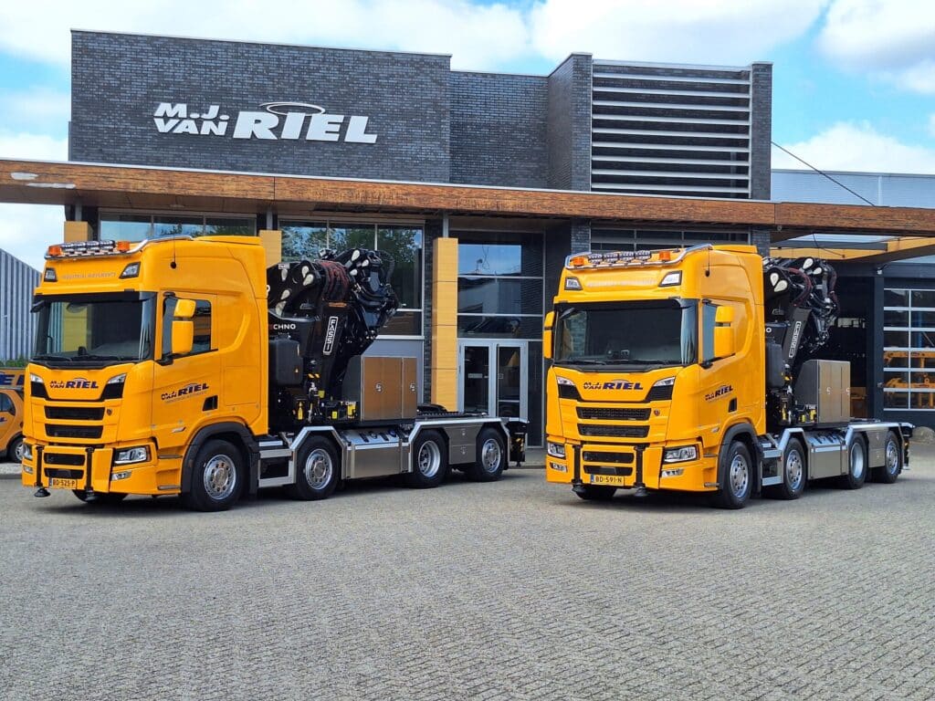 MJ van Riel